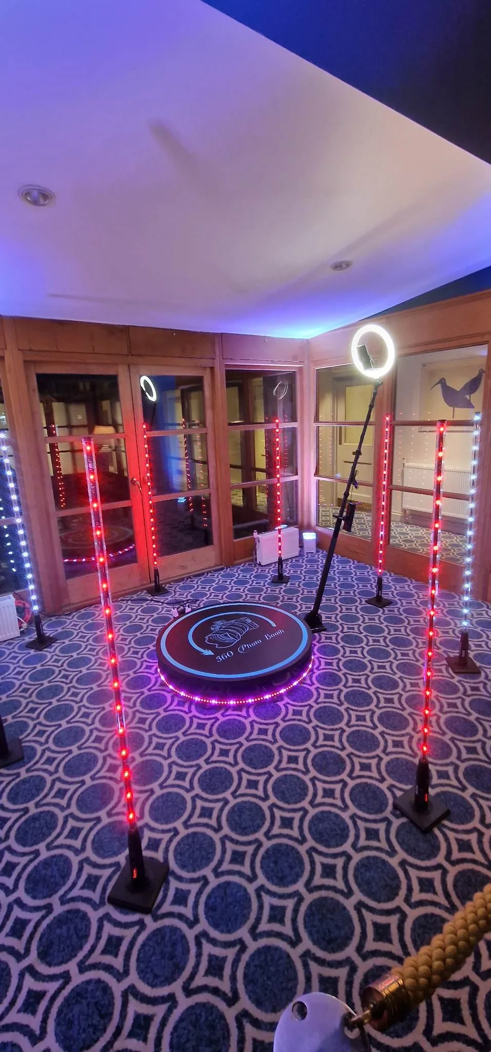 Eventimate 360 video booth platform, camera arm and coloured lighting